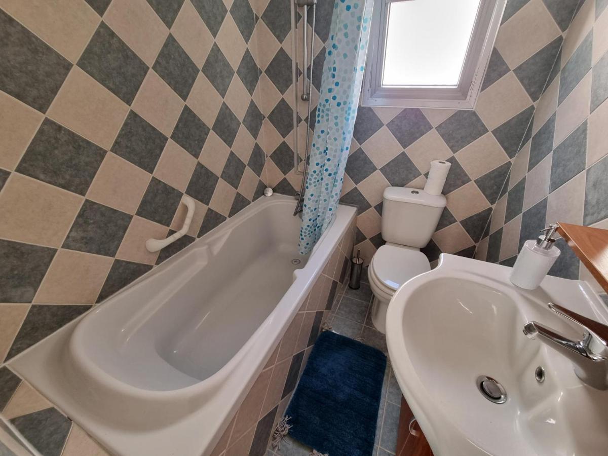 Ferienwohnung Diamond Sea View Penthouse Paphos Exterior foto